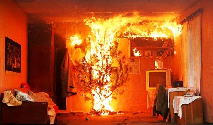 Правила пожежної безпеки під час підготовки і святкування Новорічних та Різдвяних свят. Правила пожежної безпеки під час підготовки і святкування Новорічних та Різдвяних свят.
