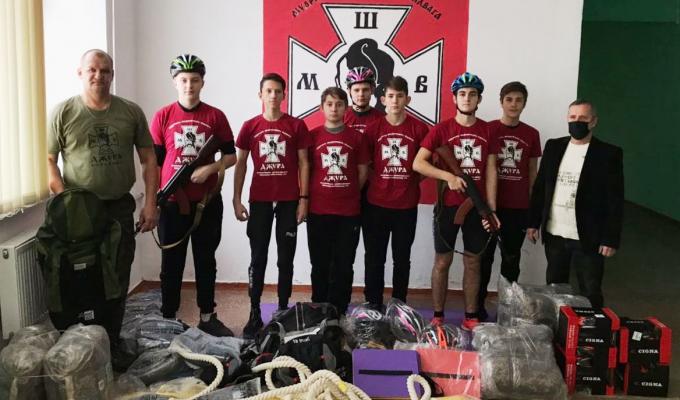 Попаснянський рій отримав обладнання для участі у грі "Сокіл" ("Джура") Попаснянський рій отримав обладнання для участі у грі "Сокіл" ("Джура")