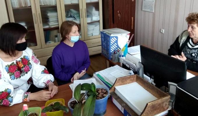 Керівник апарату райдержадміністрації Вікторія Попова провела виїзні робочі наради у Гірському та Тошківці з архівної справи та діловодства Керівник апарату райдержадміністрації Вікторія Попова провела виїзні робочі наради у Гірському та Тошківці з архівної справи та діловодства