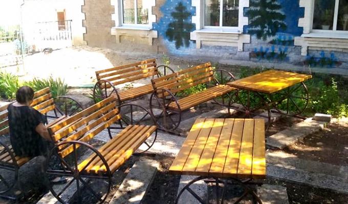 У Попаснянській гімназії №20 створено зону відпочинку та "Зелений клас" У Попаснянській гімназії №20 створено зону відпочинку та "Зелений клас"