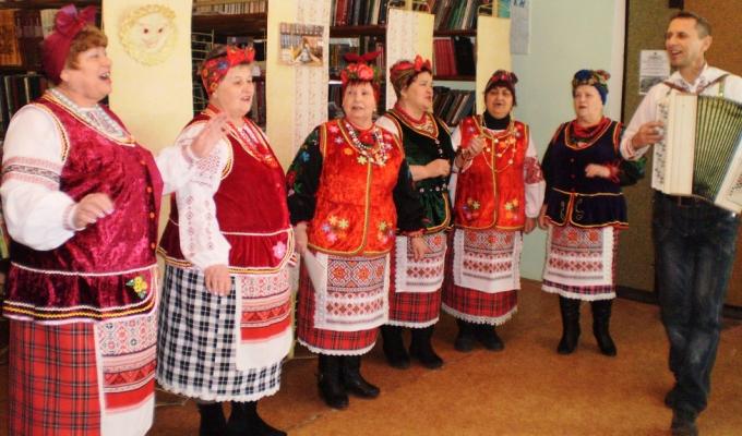 Коляда дзвенить в піснях Коляда дзвенить в піснях