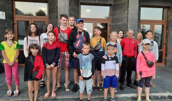 Попаснянські дітлахи вирушили на відпочинок до Бердянська Попаснянські дітлахи вирушили на відпочинок до Бердянська