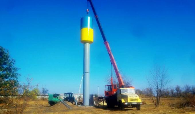 У Комишуваській селищній раді встановили нову водонапірну башту У Комишуваській селищній раді встановили нову водонапірну башту