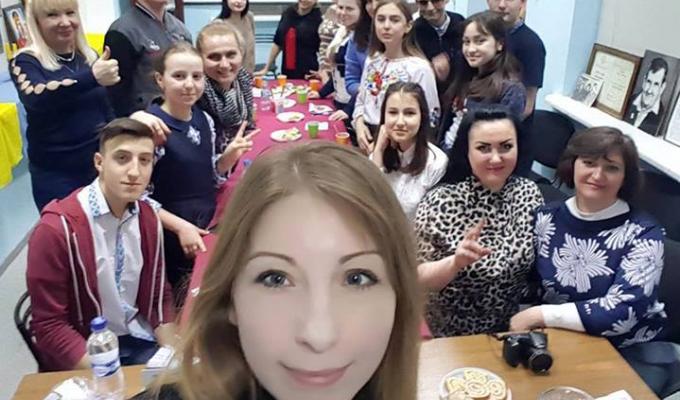 На Попаснянщину завітала молода українська письменниця зі Львова Вікторія Амеліна На Попаснянщину завітала молода українська письменниця зі Львова Вікторія Амеліна
