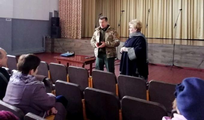 Голова Попаснянської райдержадміністрації Сергій Шакун здійснив черговий виїзний прийом громадян. Голова Попаснянської райдержадміністрації Сергій Шакун здійснив черговий виїзний прийом громадян.