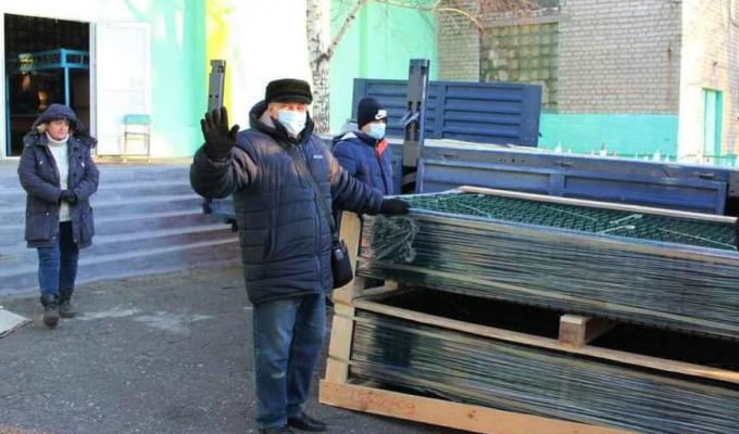 Завдяки підтримці міжнародних партнерів прилеглу територію Тошківської школи облаштують новим парканом та бруківкою Завдяки підтримці міжнародних партнерів прилеглу територію Тошківської школи облаштують новим парканом та бруківкою