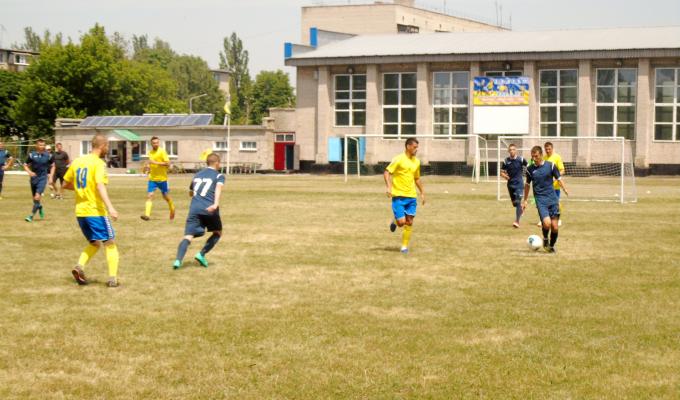 На стадіоні Попаснянської районної ДЮСШ пройшов дружній турнір з міні-футболу На стадіоні Попаснянської районної ДЮСШ пройшов дружній турнір з міні-футболу