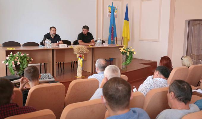 Президент призначив мене, щоб бачити виконання поставлених ним завдань та чути від мене пропозиції щодо розвитку регіону – Сергій Гайдай на зустрічі із громадськістю Попаснянщини Президент призначив мене, щоб бачити виконання поставлених ним завдань та чути від мене пропозиції щодо розвитку регіону – Сергій Гайдай на зустрічі із громадськістю Попаснянщини