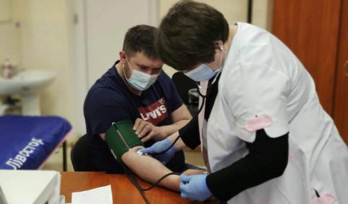 «Челлендж» з вакцинування продовжив голова Сєвєродонецької РДА Роман Власенко «Челлендж» з вакцинування продовжив голова Сєвєродонецької РДА Роман Власенко