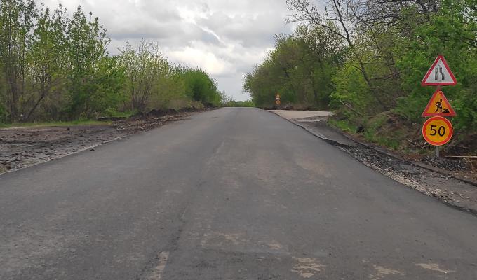 В рамках «Великого будівництва» триває ремонт дорожнього покриття автотраси Врубівка – Гірське В рамках «Великого будівництва» триває ремонт дорожнього покриття автотраси Врубівка – Гірське