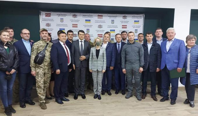 Роман Власенко: Вважаю за честь представляти Луганщину на зустрічі такого високого міжнародного рівня Роман Власенко: Вважаю за честь представляти Луганщину на зустрічі такого високого міжнародного рівня