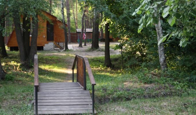 Розвитку туристичної галузі на Кремінщині сприяє, з одного боку, унікальні природні умови, з іншого – наявність мережі інфраструктурних об’єктів Розвитку туристичної галузі на Кремінщині сприяє, з одного боку, унікальні природні умови, з іншого – наявність мережі інфраструктурних об’єктів