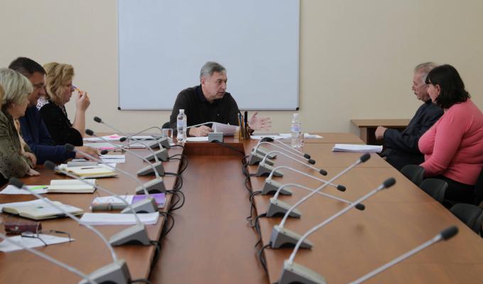 Багатодітні сім'ї переселенців будуть першочергово забезпечені житлом, – Юрій Гарбуз Багатодітні сім'ї переселенців будуть першочергово забезпечені житлом, – Юрій Гарбуз