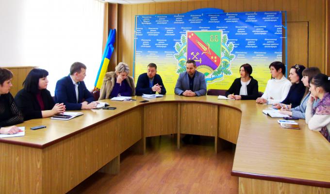 В Попаснянському районі продовжується впровадження проєкту від ПРООН "Мобільний ЦНАП" В Попаснянському районі продовжується впровадження проєкту від ПРООН "Мобільний ЦНАП"