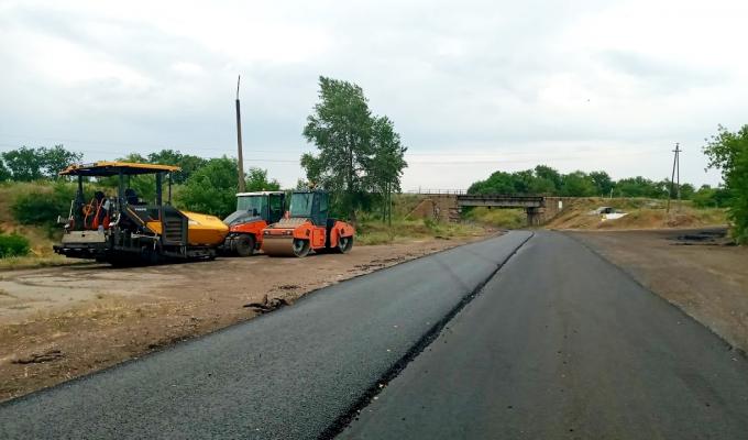Поточний ремонт дороги від Врубівки до Комишувахи Попаснянського району знаходиться на стадії завершення Поточний ремонт дороги від Врубівки до Комишувахи Попаснянського району знаходиться на стадії завершення