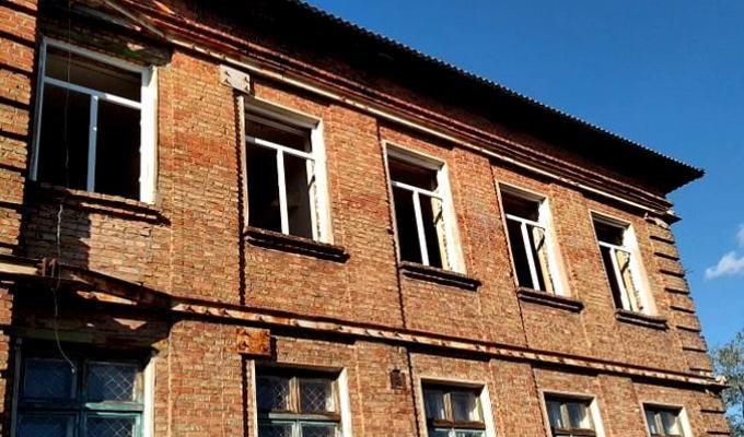 У Білогорівській школі розпочато заміну вікон У Білогорівській школі розпочато заміну вікон