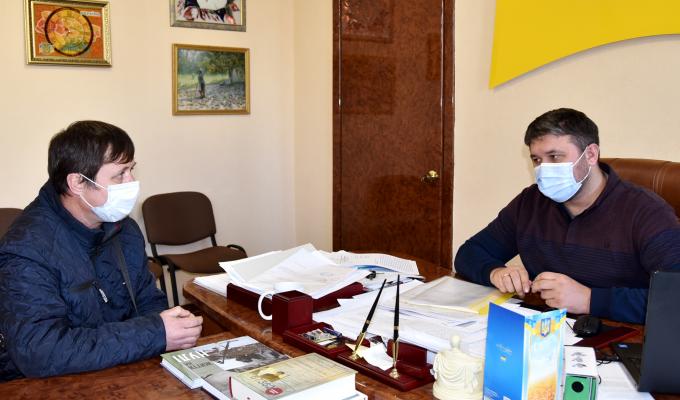 Роман Власенко провів робочу зустріч із керівником управління Держпродспоживслужби в Попаснянському районі Роман Власенко провів робочу зустріч із керівником управління Держпродспоживслужби в Попаснянському районі