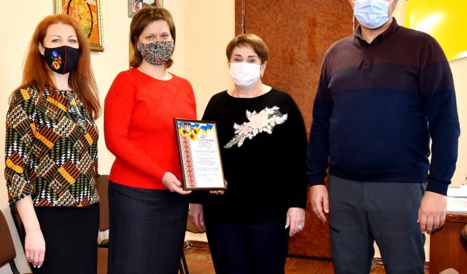 Роман Власенко відзначив переможців районного огляду діяльності архівних підрозділів та служб діловодства Роман Власенко відзначив переможців районного огляду діяльності архівних підрозділів та служб діловодства