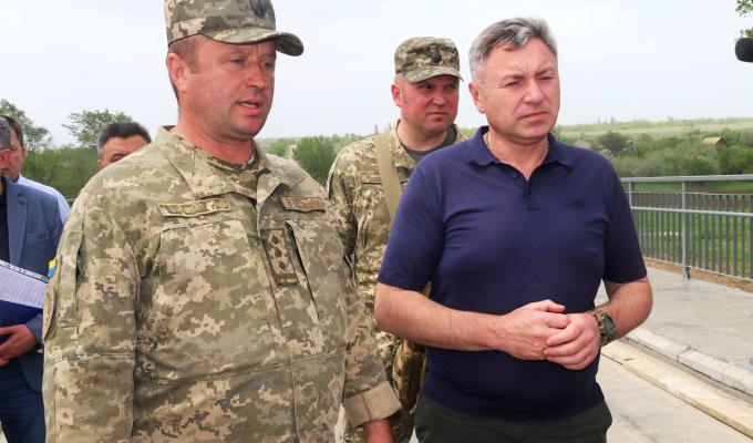 Юрій Гарбуз проінспектував хід ремонтних робіт на Троїцькому мосту Юрій Гарбуз проінспектував хід ремонтних робіт на Троїцькому мосту