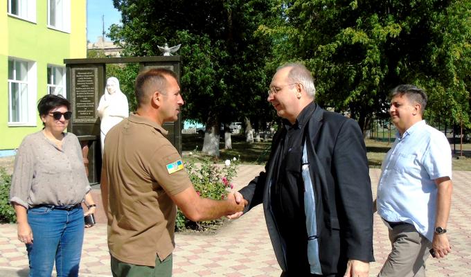 Попаснянщину відвідав Павло Хобзей заступник міністра освіти України Попаснянщину відвідав Павло Хобзей заступник міністра освіти України