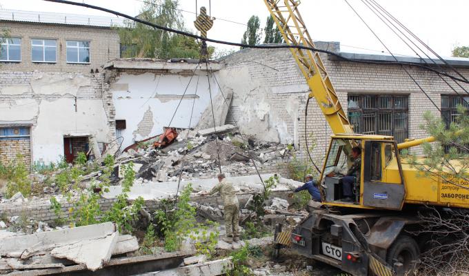 Розпочався демонтаж зруйнованої шкільної їдальні у Тошківці Розпочався демонтаж зруйнованої шкільної їдальні у Тошківці