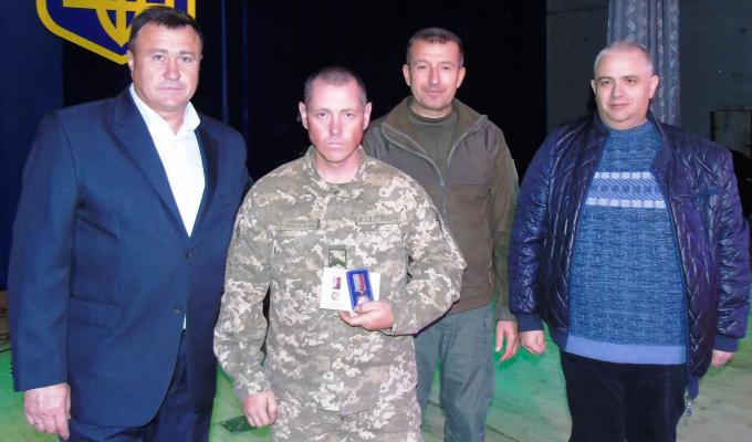 В Попаснянському районі пройшли урочистості до Дня захисника України В Попаснянському районі пройшли урочистості до Дня захисника України