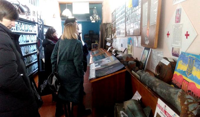 В Попаснянському районному краєзнавчому музеї створили тематичну виставку «Вони для нас виборюють життя» В Попаснянському районному краєзнавчому музеї створили тематичну виставку «Вони для нас виборюють життя»