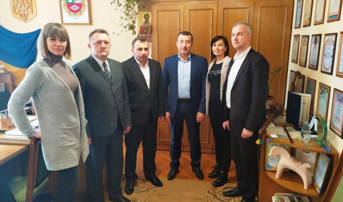 Голова Попаснянської райдержадміністрації продовжує робочі візити до районів-побратимів Західної України Голова Попаснянської райдержадміністрації продовжує робочі візити до районів-побратимів Західної України