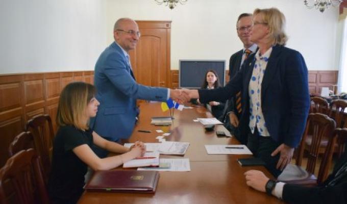 Держенергоефективності спільно із фінськими партнерами працює над створенням Фонду зелених інвестицій в Україні Держенергоефективності спільно із фінськими партнерами працює над створенням Фонду зелених інвестицій в Україні