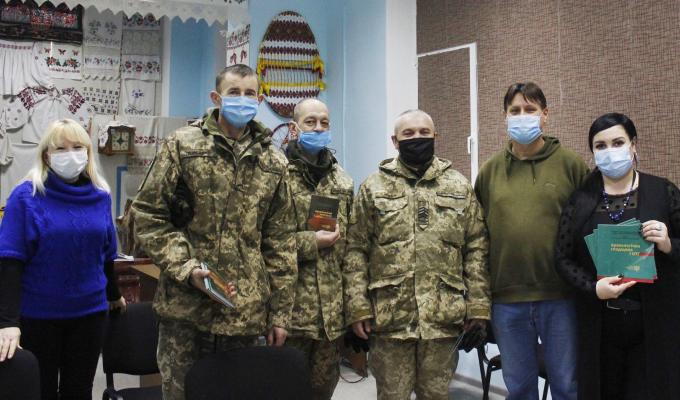 У районному музеї відбулася презентація посібника з охорони культурних цінностей У районному музеї відбулася презентація посібника з охорони культурних цінностей