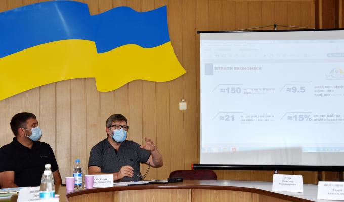 На Попаснянщині представники Міністерства з питань реінтеграції ТОТ України презентували концепцію «Економічна стратегія розвитку Донецької та Луганської областей» На Попаснянщині представники Міністерства з питань реінтеграції ТОТ України презентували концепцію «Економічна стратегія розвитку Донецької та Луганської областей»
