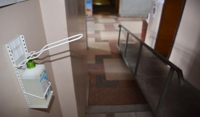 Гуманітарна організація NRC встановила в райдержадміністрації вісім дозаторів із дезінфекційним засобом Гуманітарна організація NRC встановила в райдержадміністрації вісім дозаторів із дезінфекційним засобом