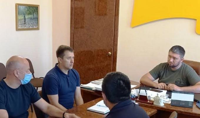 8 липня відбулася робоча зустріч Романа Власенка з начальником Сєвєродонецького районного управління ГУ ДСНС України 8 липня відбулася робоча зустріч Романа Власенка з начальником Сєвєродонецького районного управління ГУ ДСНС України