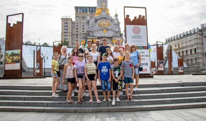 Діти з Попасної відправились в екскурсійну подорож до столиці Діти з Попасної відправились в екскурсійну подорож до столиці