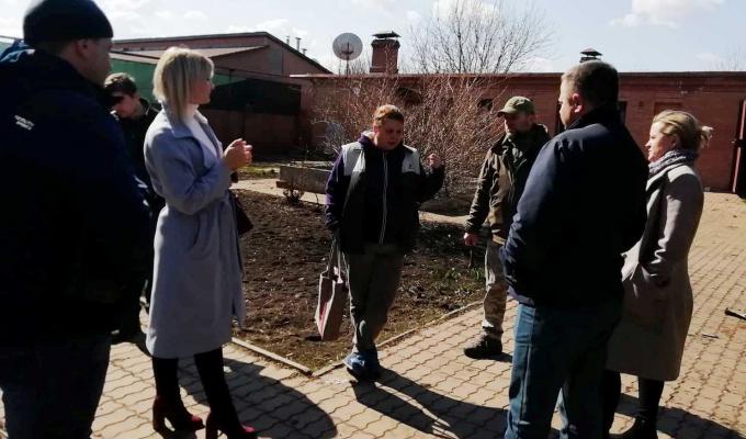 Багатодітна родина з міста Золоте Попаснянського району потребує допомоги районної влади. Багатодітна родина з міста Золоте Попаснянського району потребує допомоги районної влади.