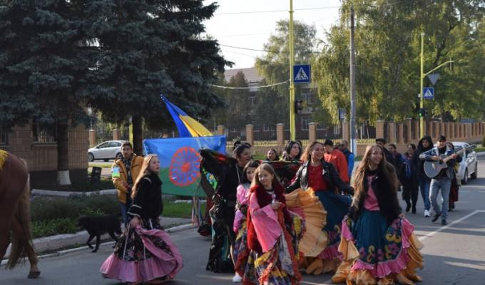 В рамках проєкту Ради Європи «Посилення захисту національних меншин, включаючи ромів та мов меншин в Україні» у Кремінній пройшла громадська акція В рамках проєкту Ради Європи «Посилення захисту національних меншин, включаючи ромів та мов меншин в Україні» у Кремінній пройшла громадська акція