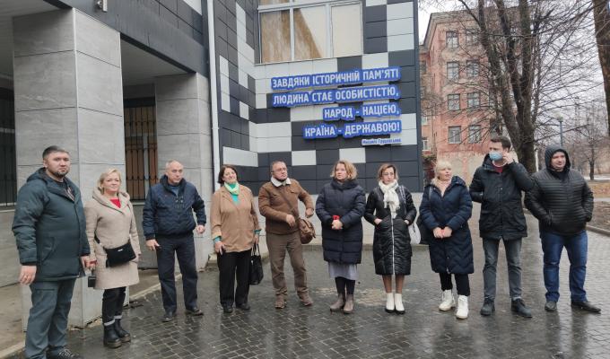 В рамках обмінного візиту «Огляд кращих практик співпраці влади, громадськості та бізнесу на Сході України» журналісти з різних регіонів відвідали Попасну В рамках обмінного візиту «Огляд кращих практик співпраці влади, громадськості та бізнесу на Сході України» журналісти з різних регіонів відвідали Попасну