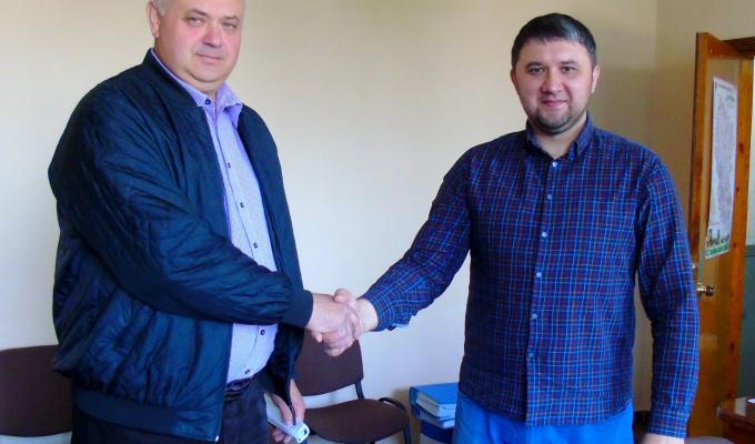 Роман Власенко передав 600 медичних масок працівникам Попаснянського Департаменту районного водоканалу Роман Власенко передав 600 медичних масок працівникам Попаснянського Департаменту районного водоканалу