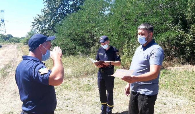 Роман Власенко заохотив особовий склад підрозділів ДСНС подяками за сумлінне виконання обов’язків по розмінуванню території Попаснянського району Роман Власенко заохотив особовий склад підрозділів ДСНС подяками за сумлінне виконання обов’язків по розмінуванню території Попаснянського району
