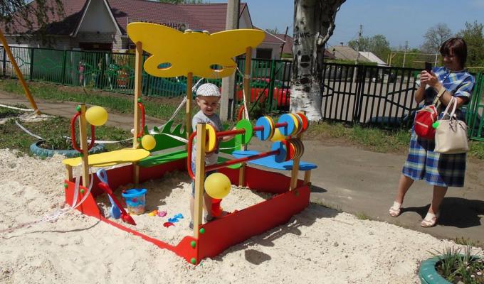 В дитячому центрі "Лелека" відкрито ігровий майданчик для дітей з особливими потребами В дитячому центрі "Лелека" відкрито ігровий майданчик для дітей з особливими потребами