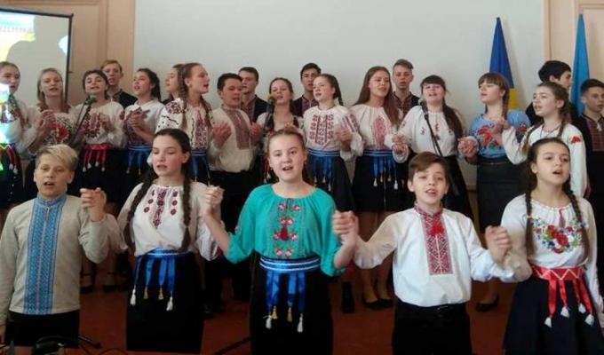 На Попаснянщині відбувся районний конкурс патріотичної пісні «Мені довірена пісня» На Попаснянщині відбувся районний конкурс патріотичної пісні «Мені довірена пісня»