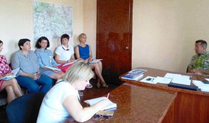 Голова райдержадміністрації – керівник районної військово-цивільної адміністрації Сергій Шакун 6 липня провів засідання по підготовці до святкування дня незалежності України. Голова райдержадміністрації – керівник районної військово-цивільної адміністрації Сергій Шакун 6 липня провів засідання по підготовці до святкування дня незалежності України.