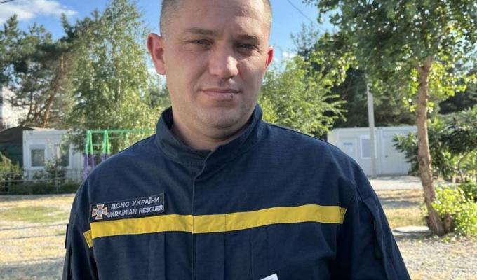 Роман Власенко привітав рятівників району із професійним святом, вручивши відзнаки "За службу державі"