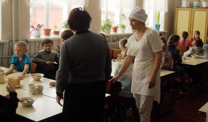 За участю Сергія Шакуна було проінспектовано організацію гарячого харчування у Попаснянській загальноосвітній школі № 24. За участю Сергія Шакуна було проінспектовано організацію гарячого харчування у Попаснянській загальноосвітній школі № 24.