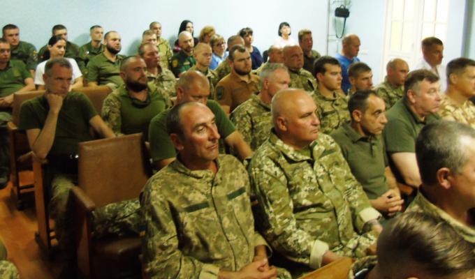 В Попаснянській міській раді привітали військовослужбовців визволявших місто 2014 року. В Попаснянській міській раді привітали військовослужбовців визволявших місто 2014 року.