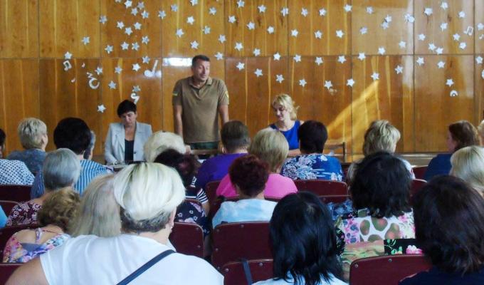 В Попаснянському районі пройшла розширена нарада з питань організації нового навчального року В Попаснянському районі пройшла розширена нарада з питань організації нового навчального року