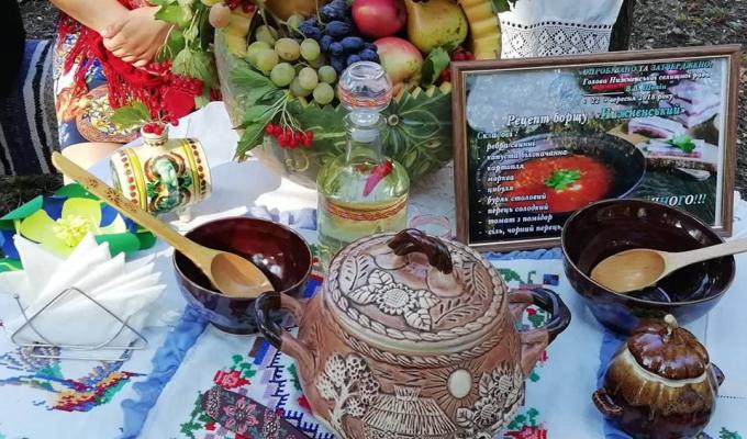 В парку імені Калюжного відбувся ІІ Попаснянський районний фестиваль "Свято борщу"