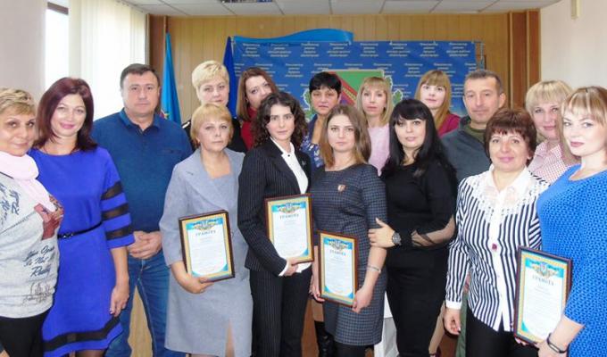 На Попаснянщині привітали з професійним святом соціальних робітників На Попаснянщині привітали з професійним святом соціальних робітників