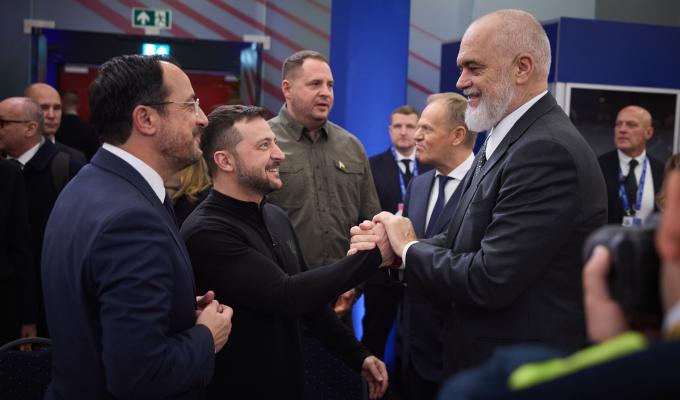 Агресор не зацікавлений в переговорах, поки він в наступі! Агресор не зацікавлений в переговорах, поки він в наступі!