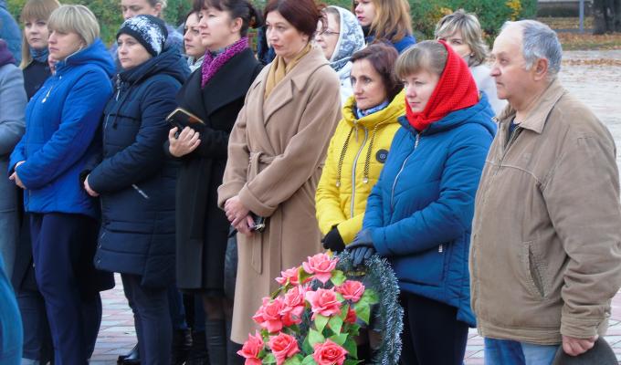 В Попаснянському районі вшанували подвиг українського народу у Другій світовій війні В Попаснянському районі вшанували подвиг українського народу у Другій світовій війні